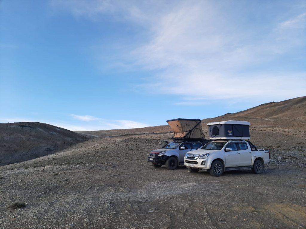 Hard shell roof top tent India